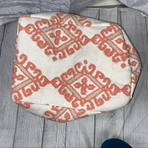 Collapsible print canvas covered storage cube with metal rim and side handles - Picture 4 of 7